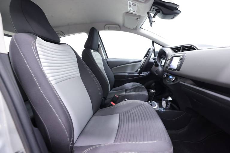 TOYOTA Yaris 40