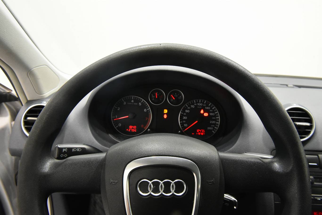 AUDI A3 8