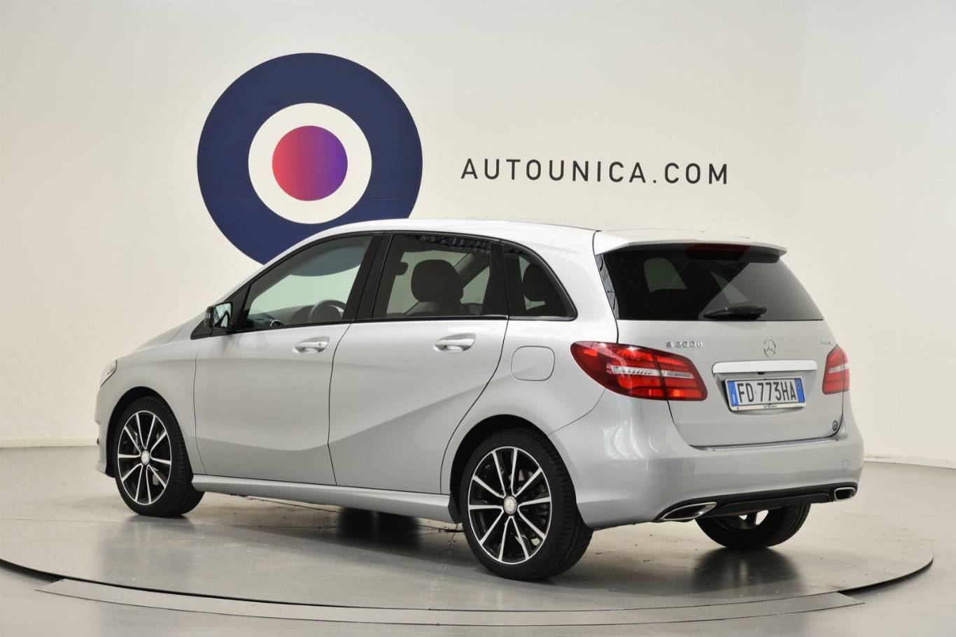 MERCEDES-BENZ B 200 2