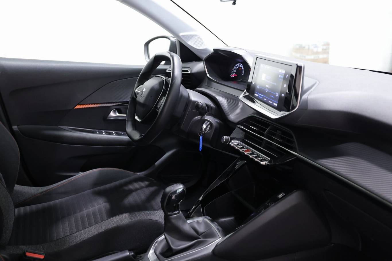 PEUGEOT 208 41