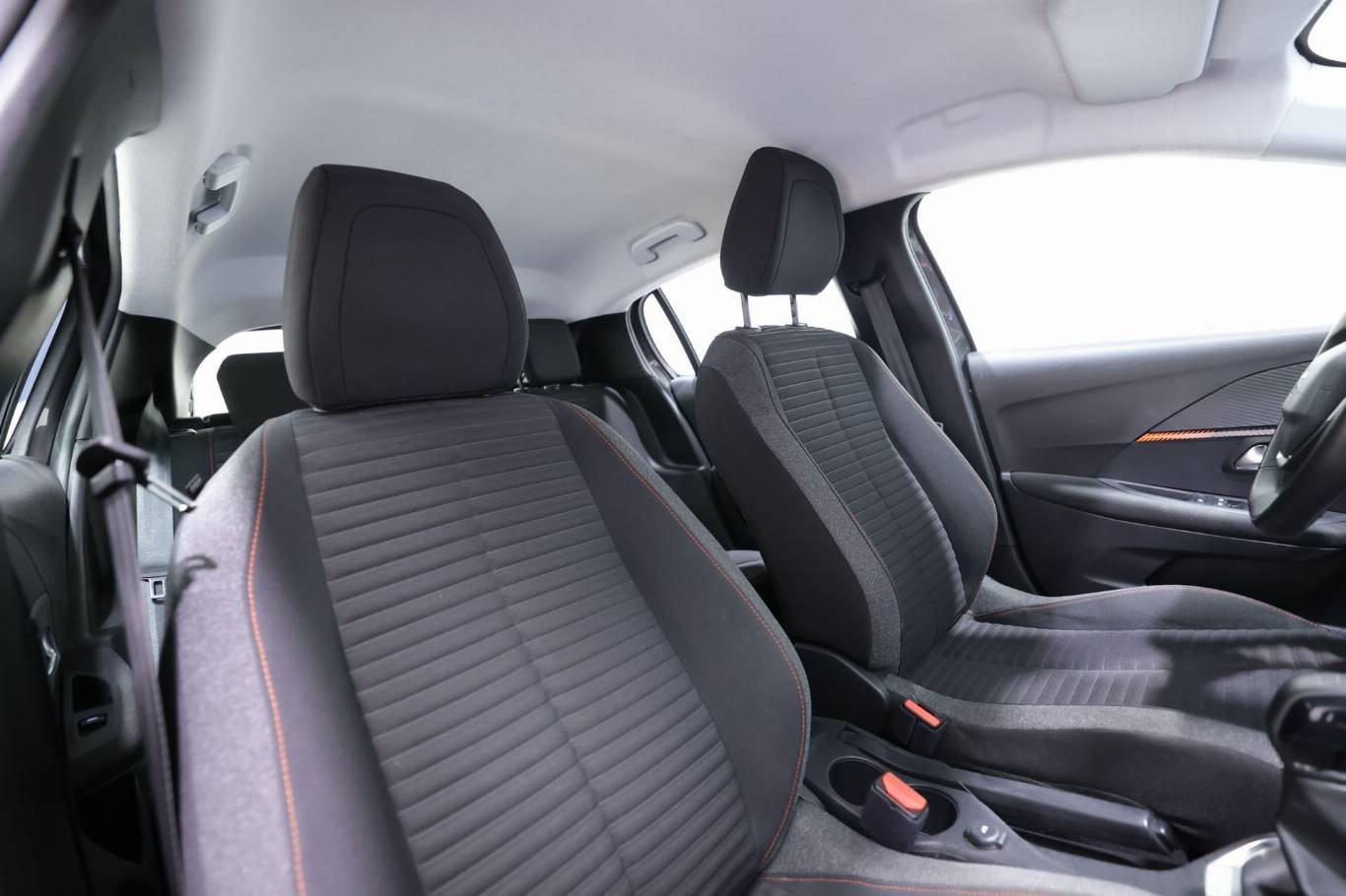 PEUGEOT 208 43