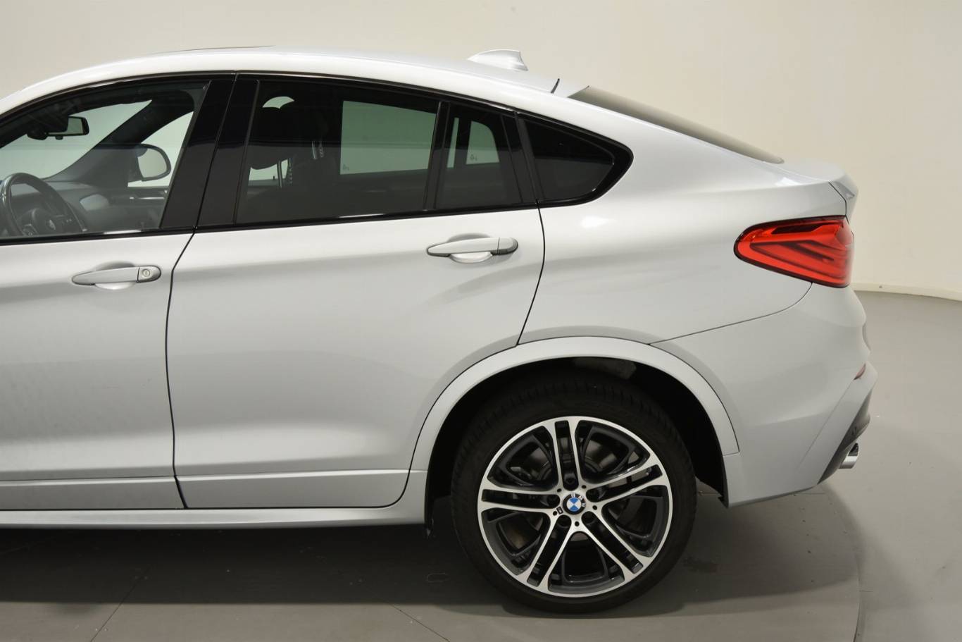 BMW X4 56