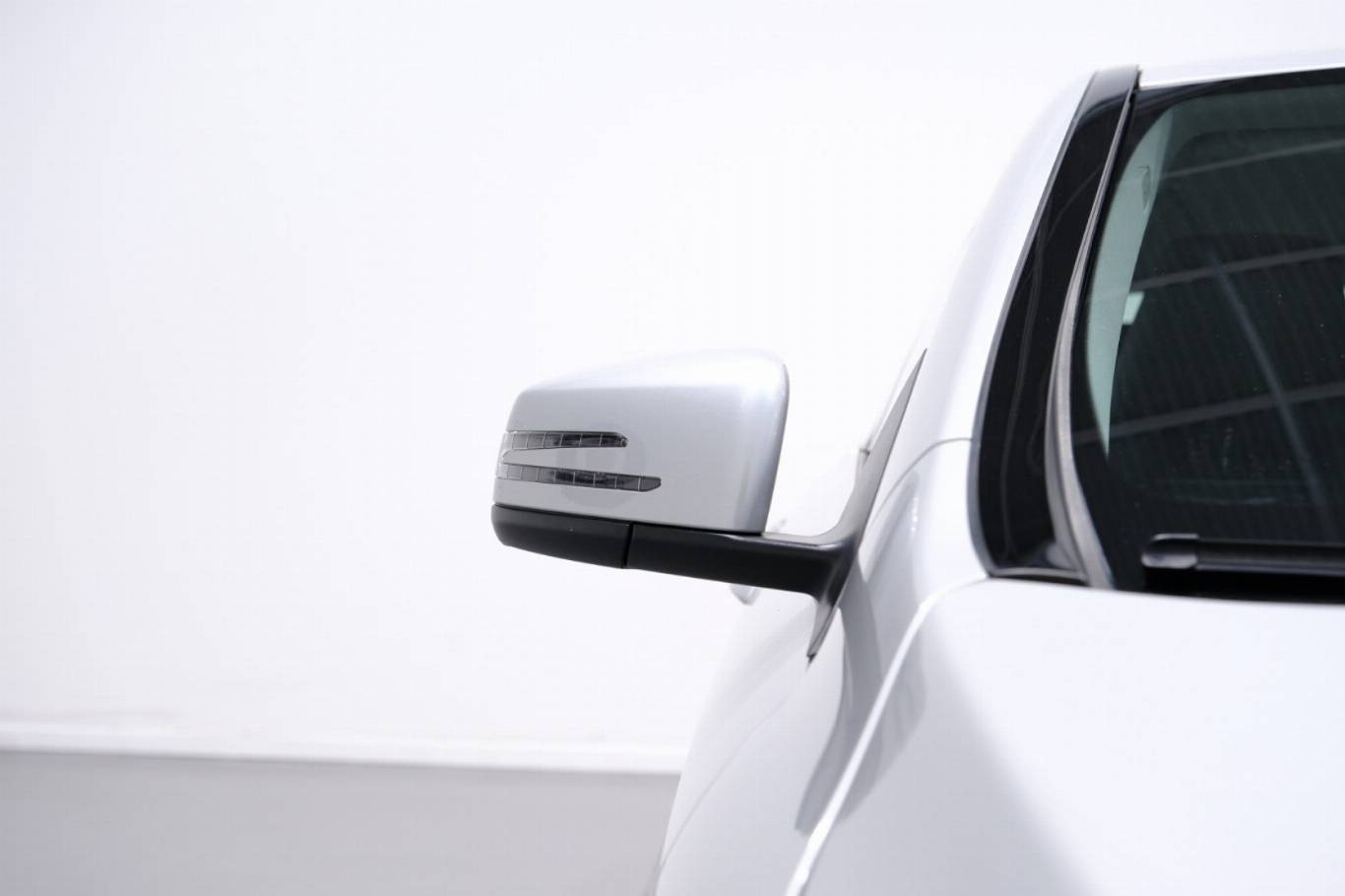 MERCEDES-BENZ CLA 220 49