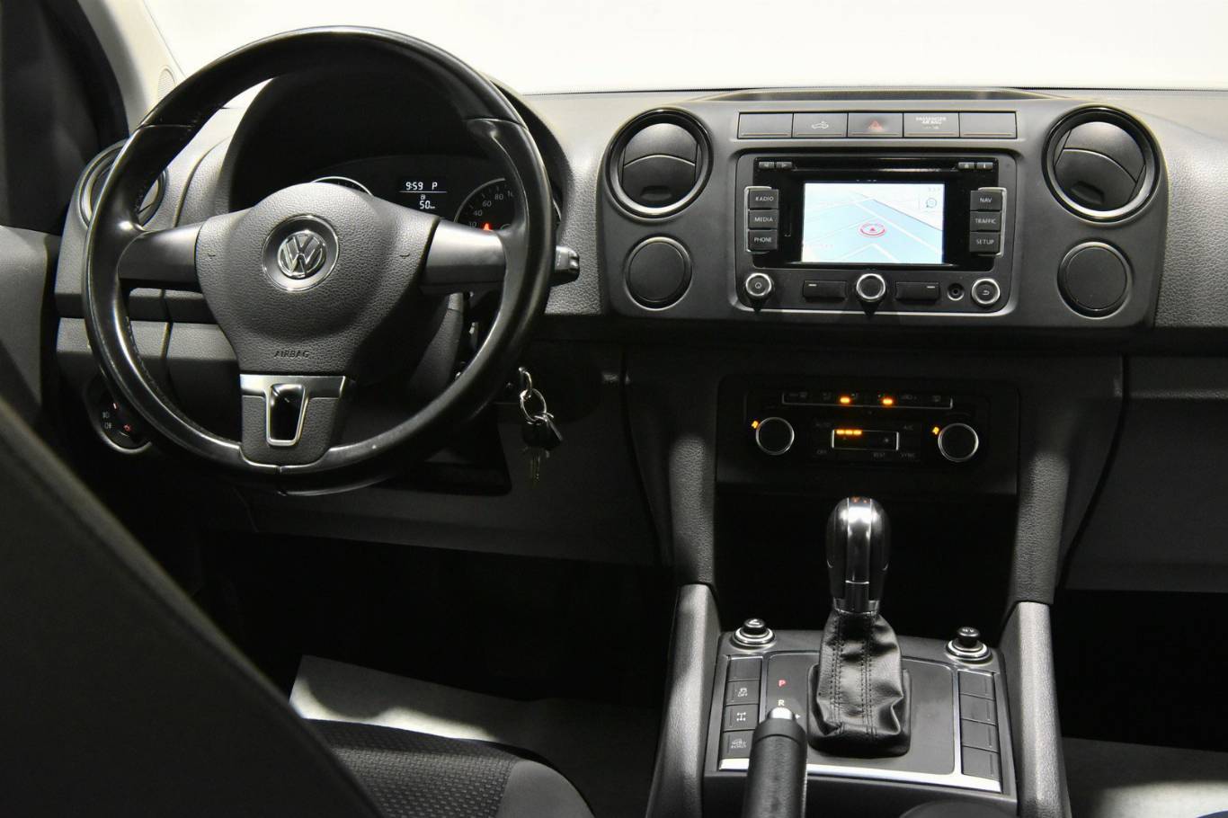 VOLKSWAGEN Amarok 18