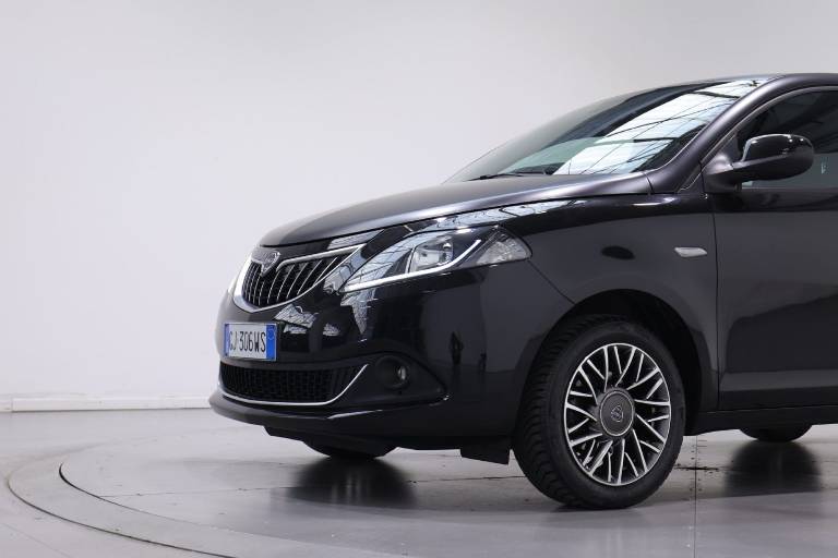 LANCIA Ypsilon 11