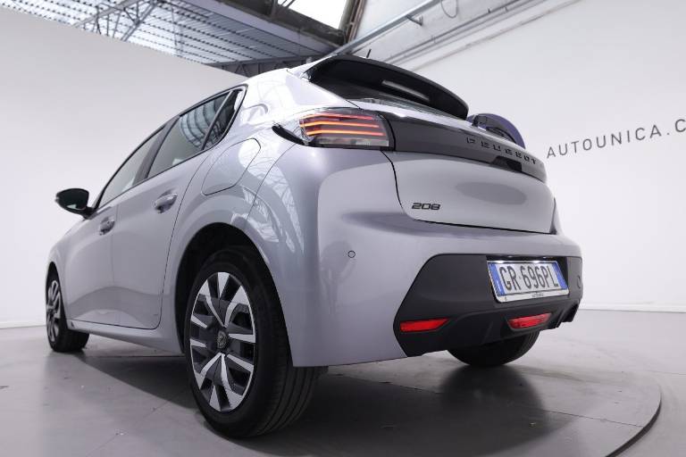 PEUGEOT 208 40