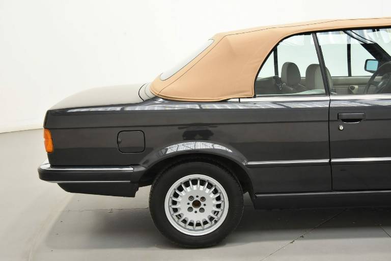 BMW 320 53