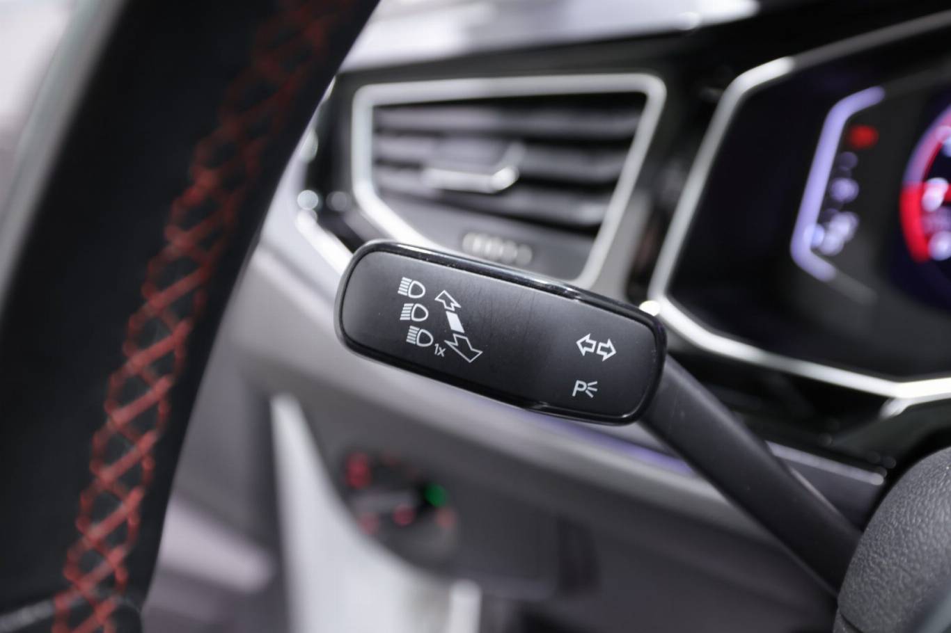 VOLKSWAGEN Polo GTI 23