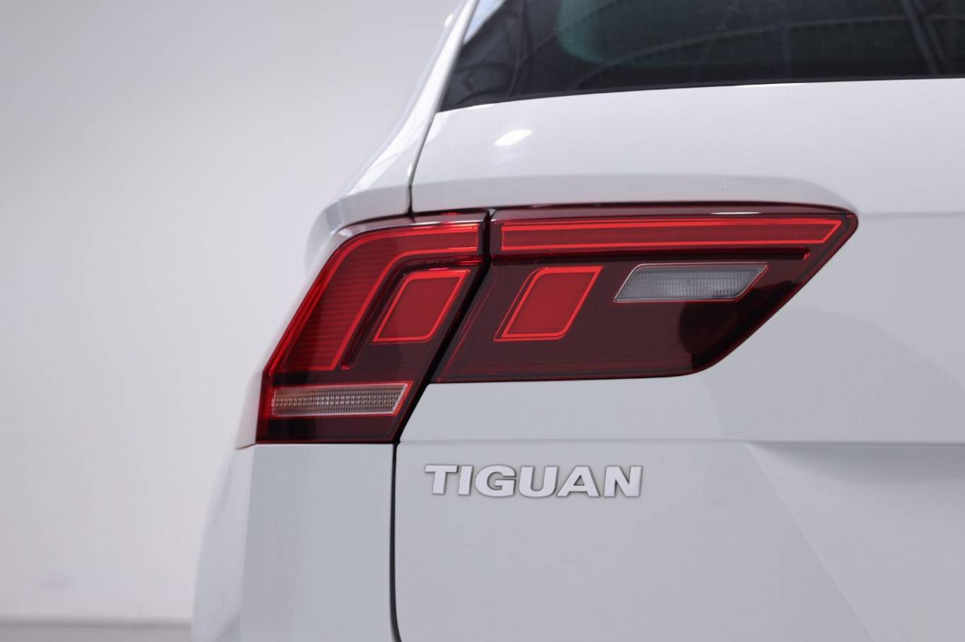VOLKSWAGEN Tiguan 43