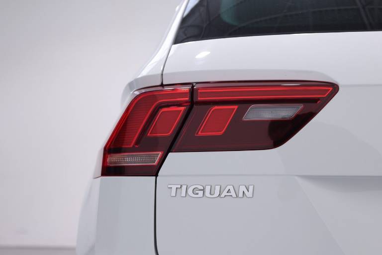 VOLKSWAGEN Tiguan 43
