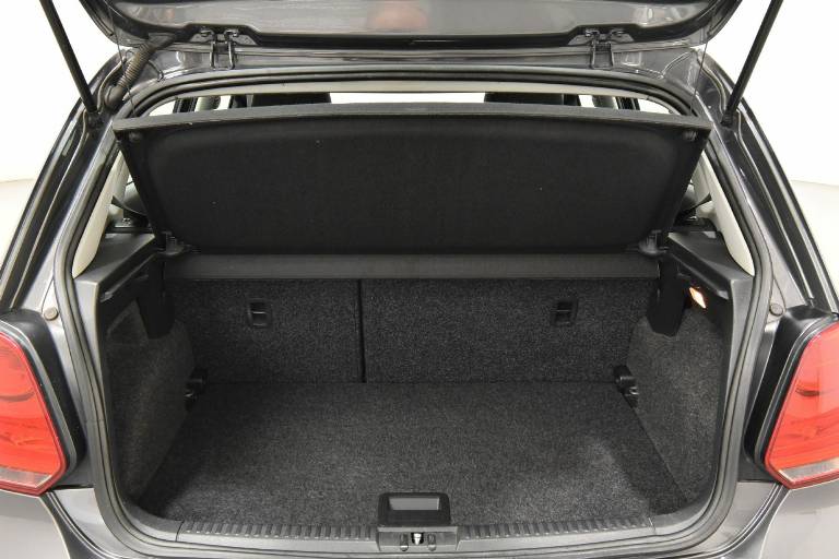 VOLKSWAGEN Polo 36