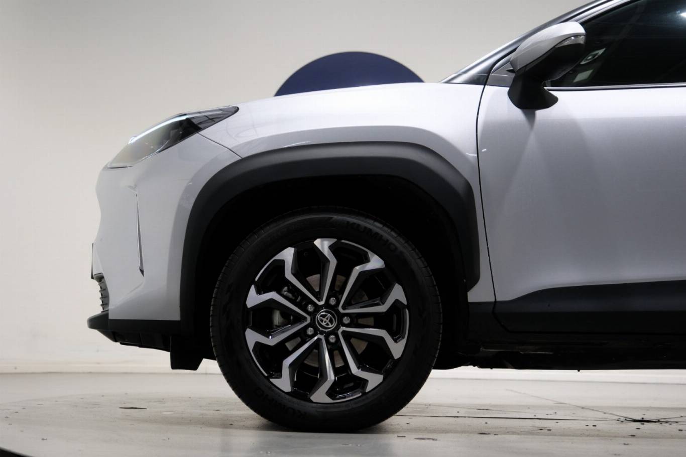 TOYOTA Yaris Cross 18