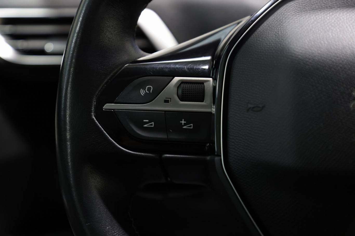 PEUGEOT 3008 16