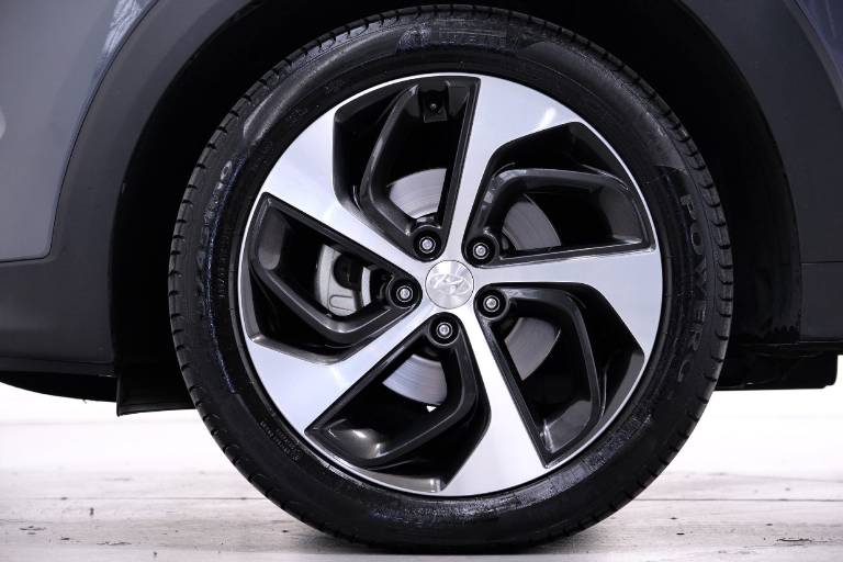 HYUNDAI Tucson 12