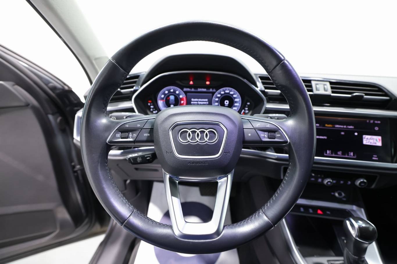 AUDI Q3 7