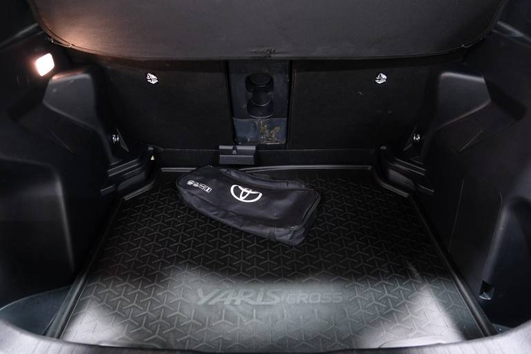 TOYOTA Yaris Cross 60