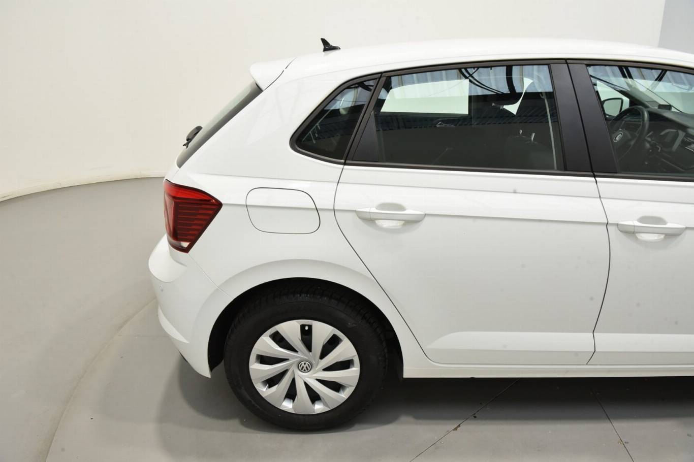 VOLKSWAGEN Polo 40