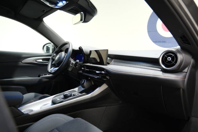 ALFA ROMEO Tonale 11