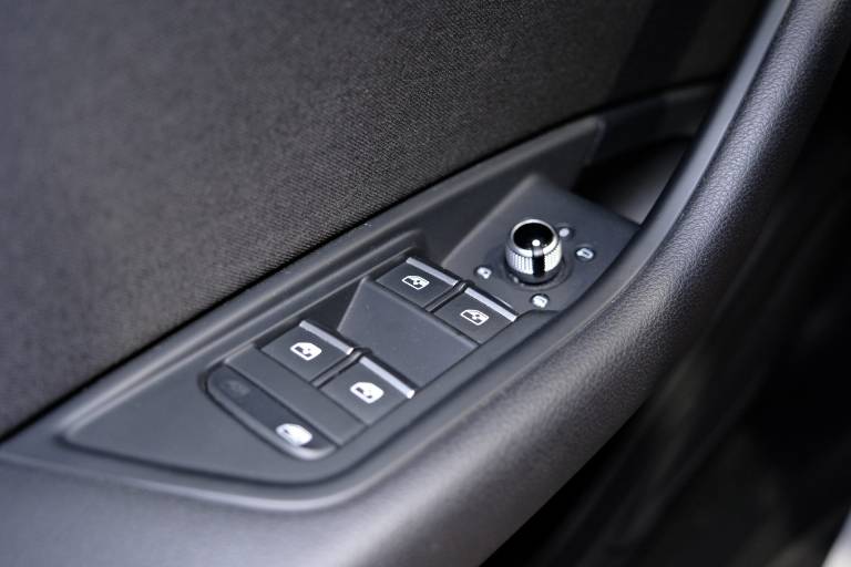 AUDI A4 40