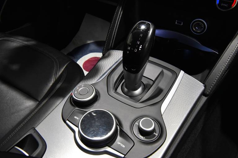 ALFA ROMEO Stelvio 32