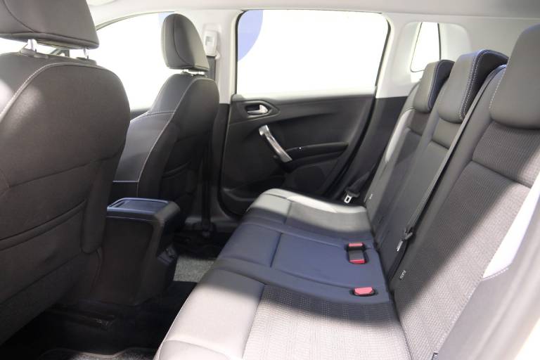 PEUGEOT 2008 36