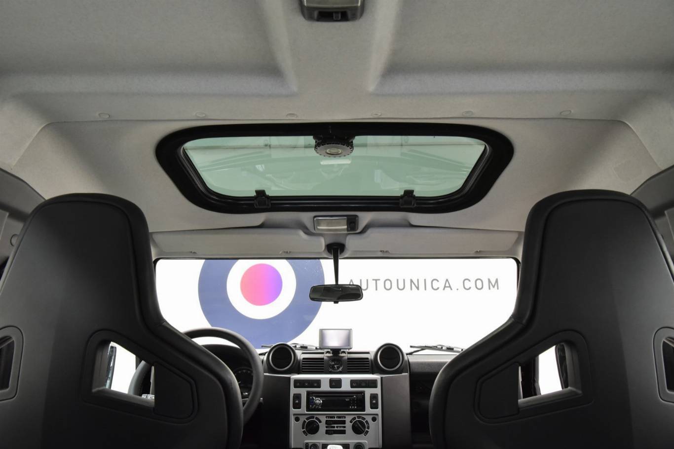 LAND ROVER Defender 61