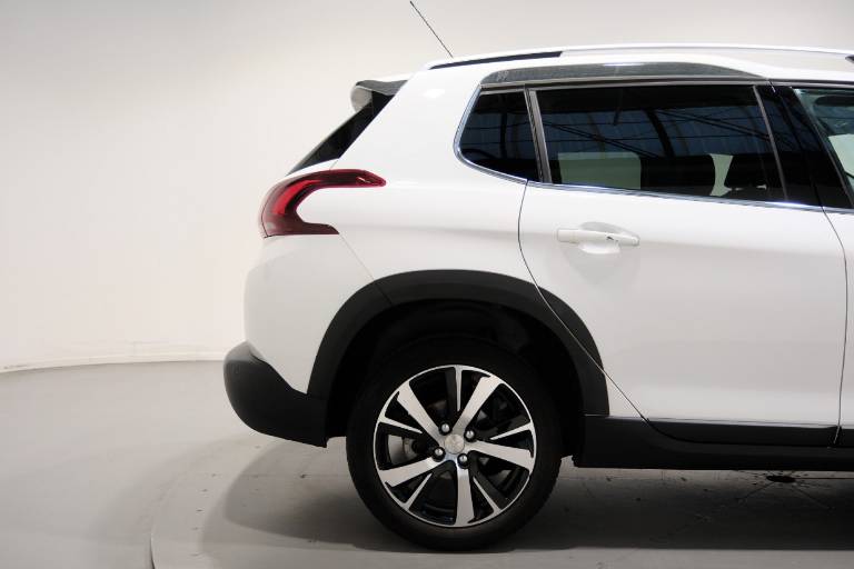 PEUGEOT 2008 46