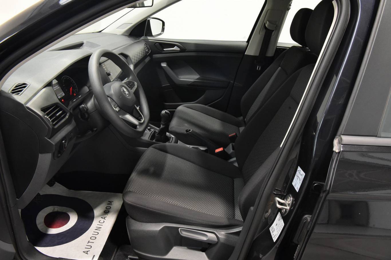 VOLKSWAGEN T-Cross 4