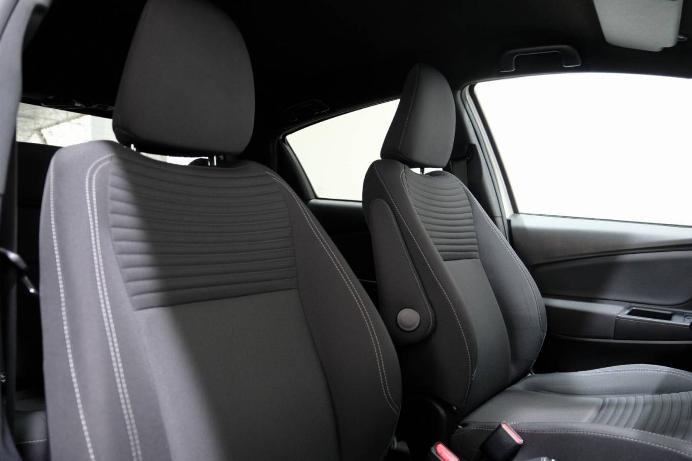 TOYOTA Yaris 51