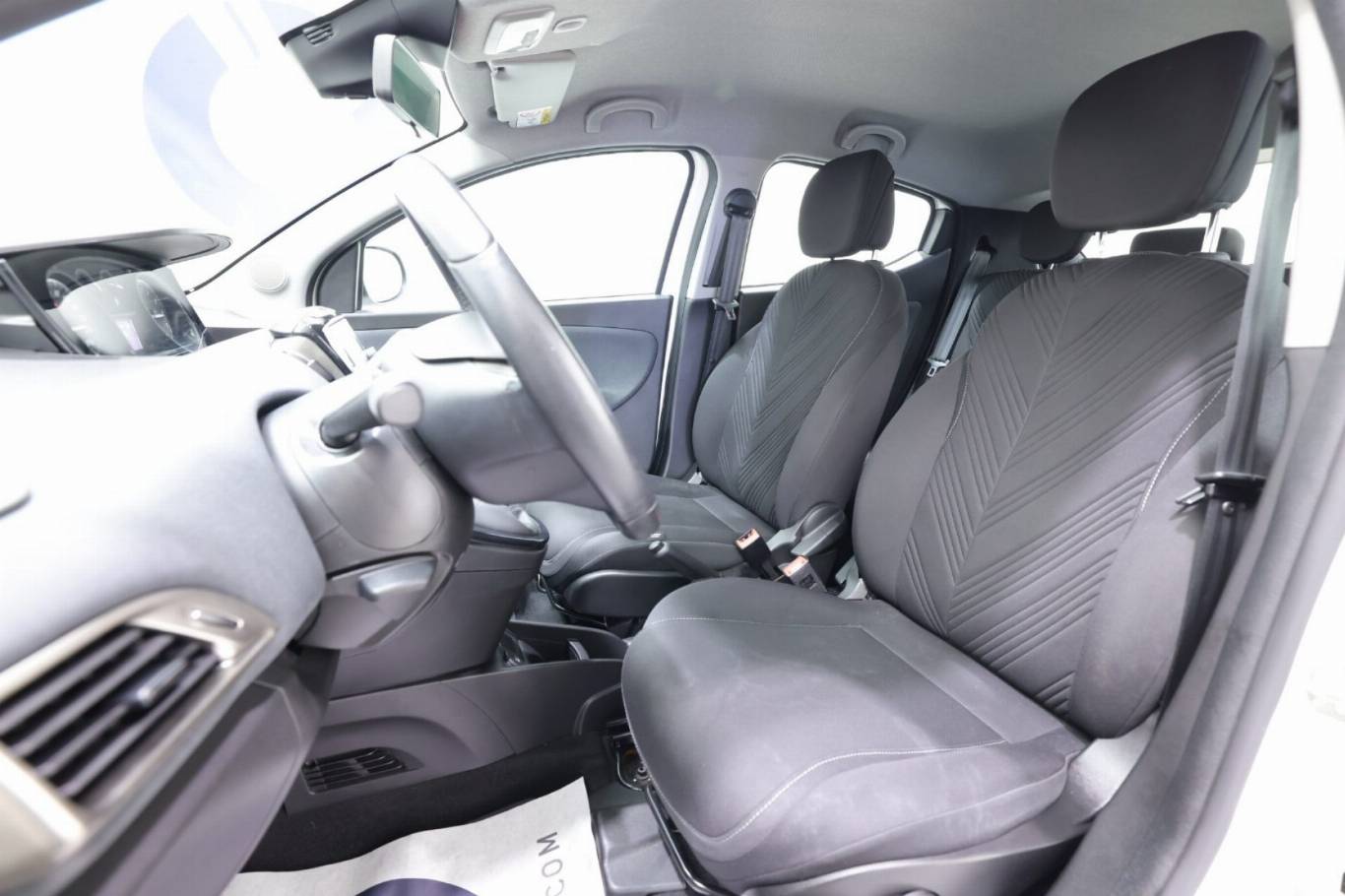 LANCIA Ypsilon 7