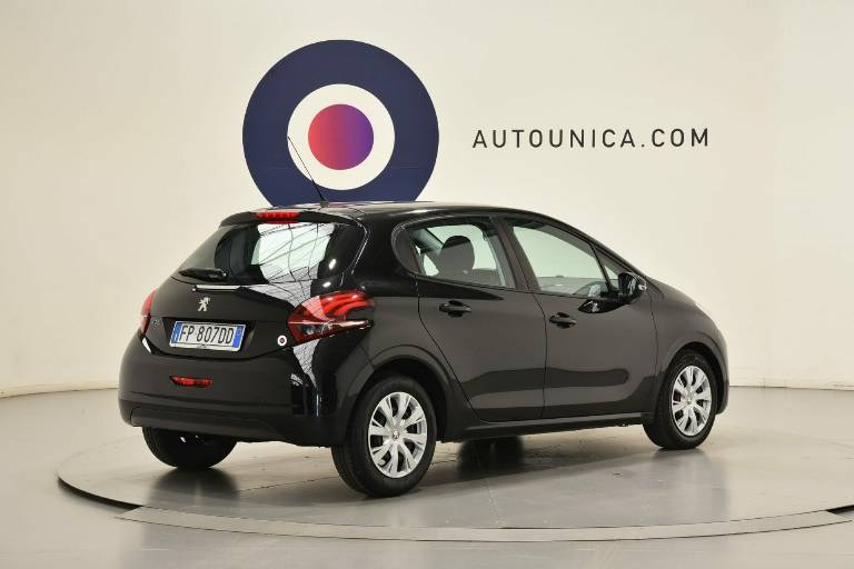 PEUGEOT 208 10