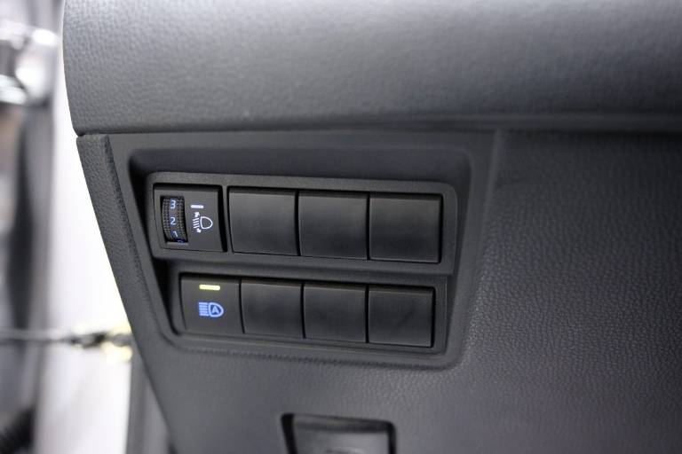 TOYOTA Yaris Cross 26