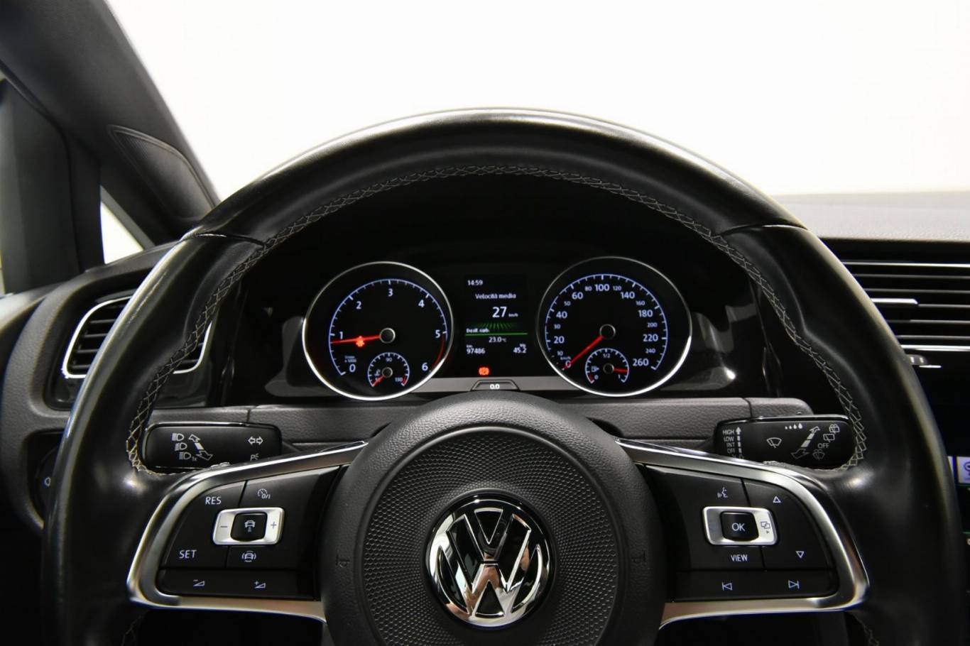 VOLKSWAGEN Golf 9