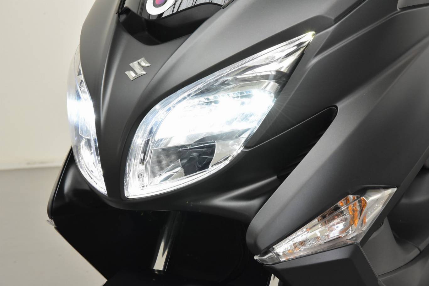 SUZUKI Burgman AN 400 34