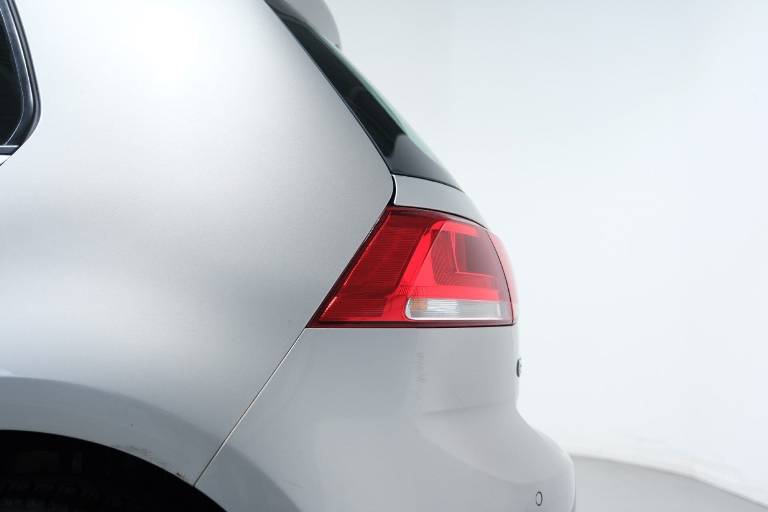 VOLKSWAGEN Golf 41