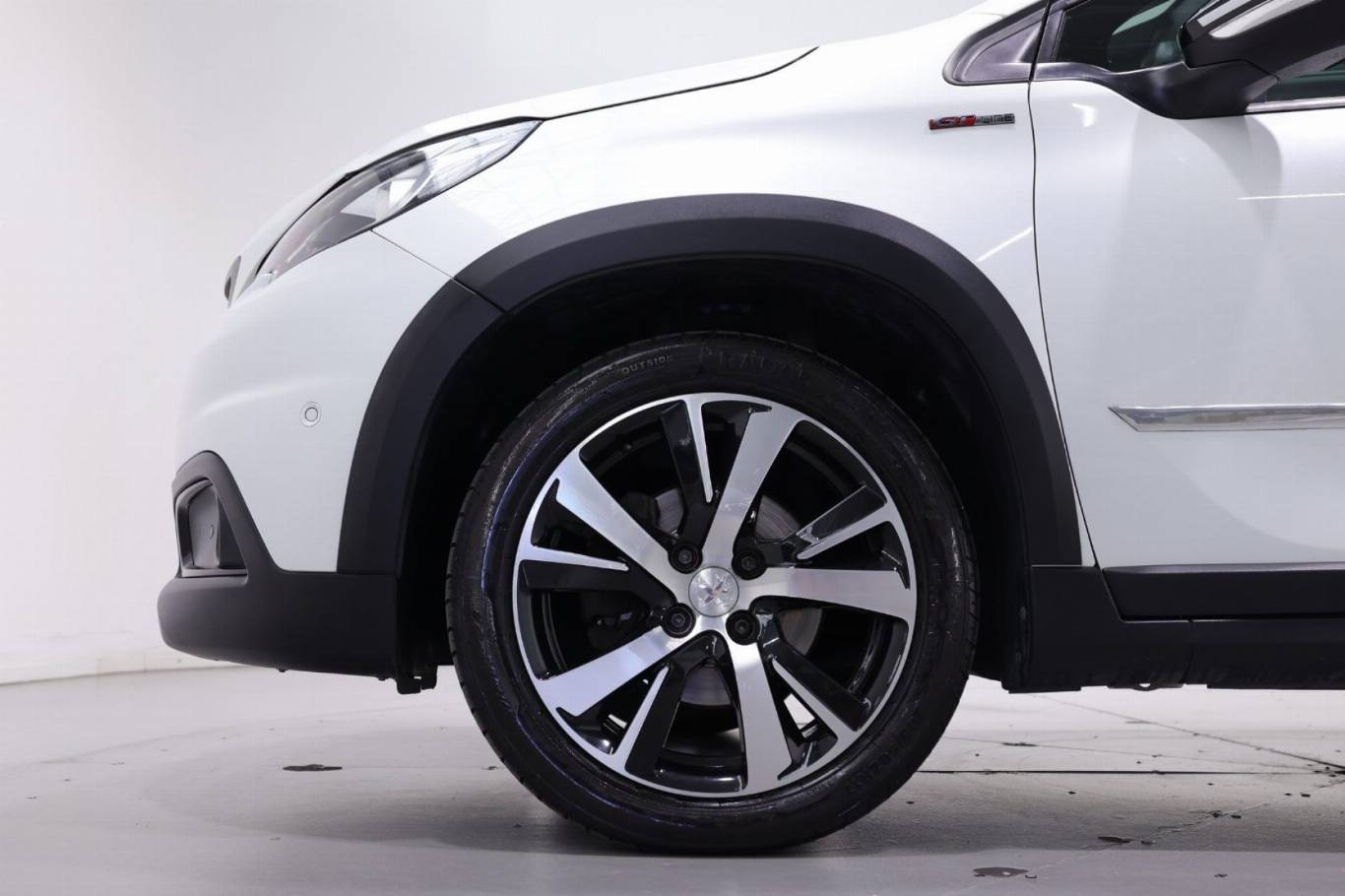 PEUGEOT 2008 17