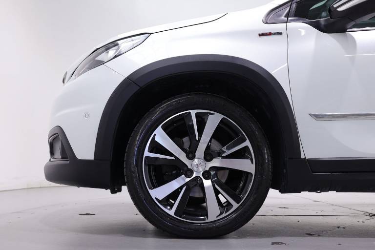 PEUGEOT 2008 17