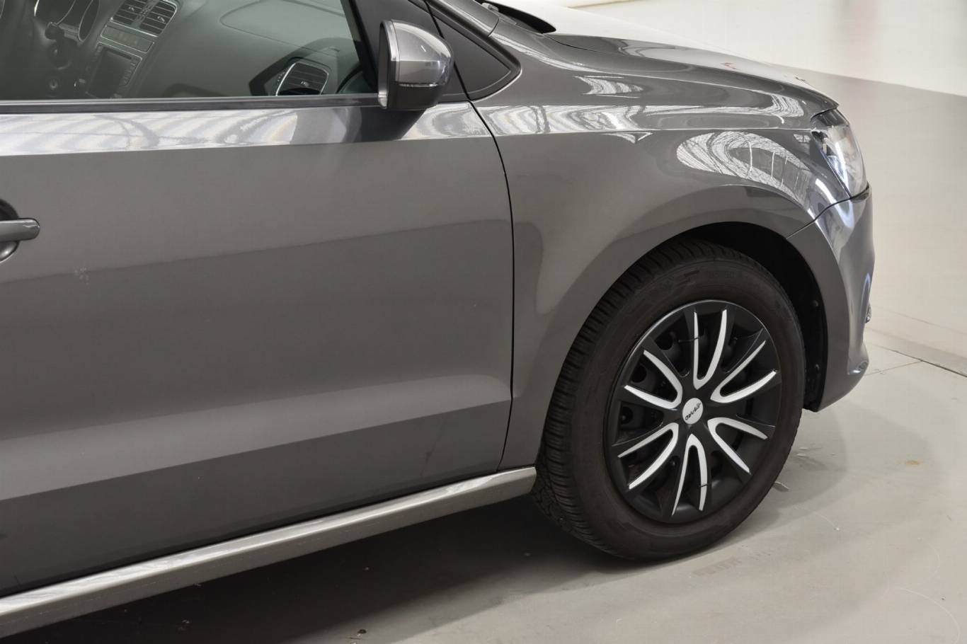 VOLKSWAGEN Polo 43