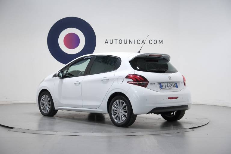 PEUGEOT 208 17