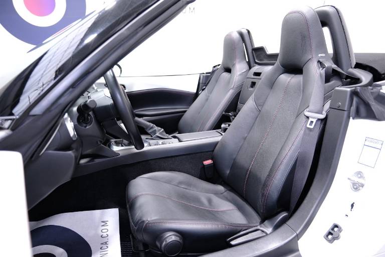 MAZDA MX-5 6