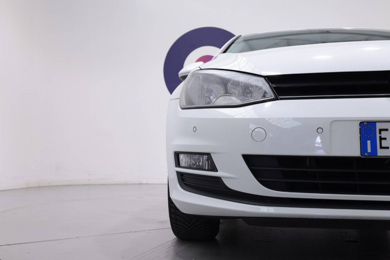 VOLKSWAGEN Golf 38