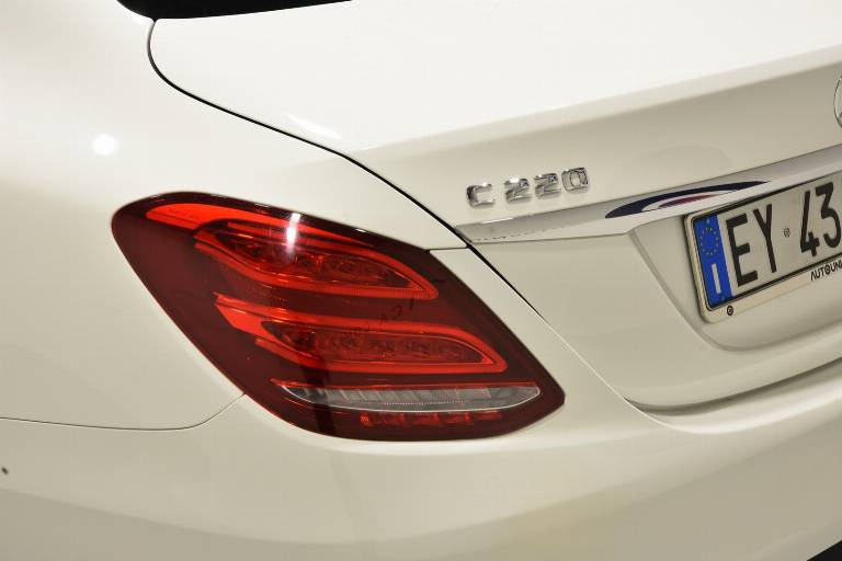 MERCEDES-BENZ C 220 63