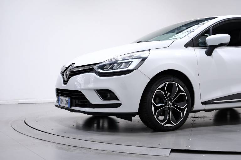 RENAULT Clio 52