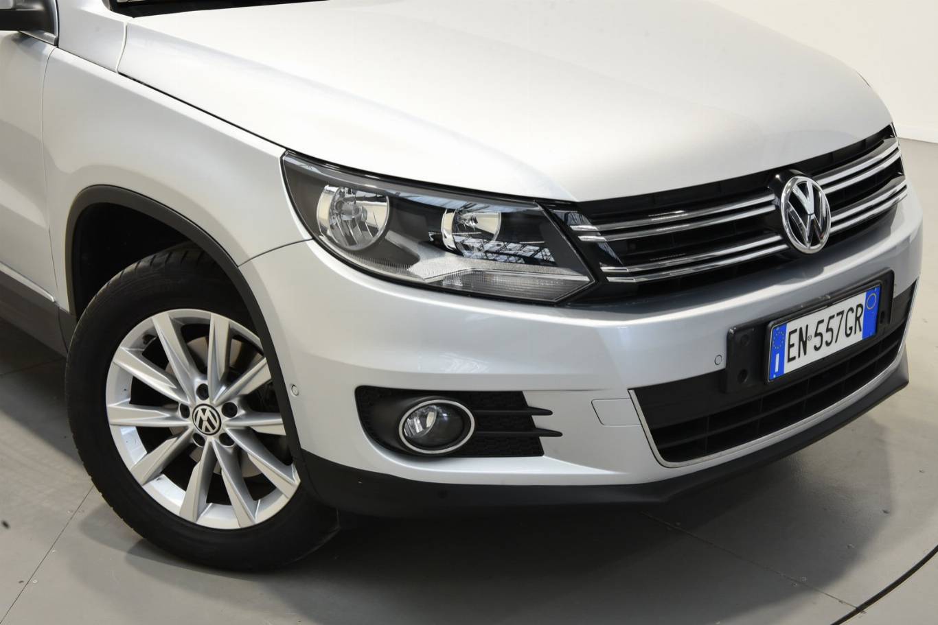 VOLKSWAGEN Tiguan 49