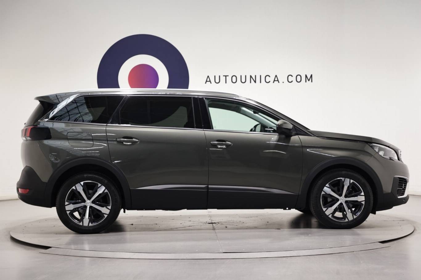 PEUGEOT 5008 4