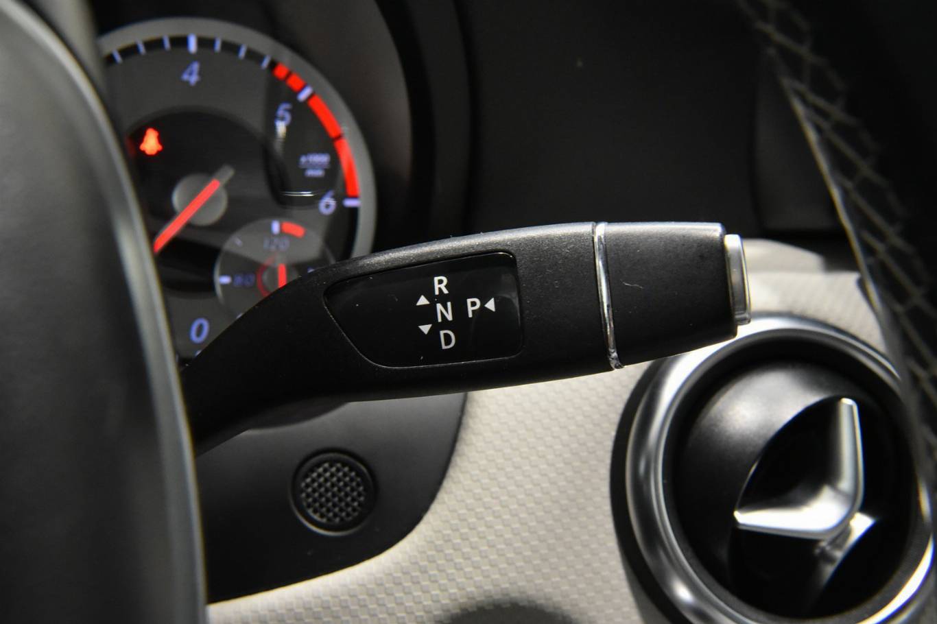 MERCEDES-BENZ A 180 10