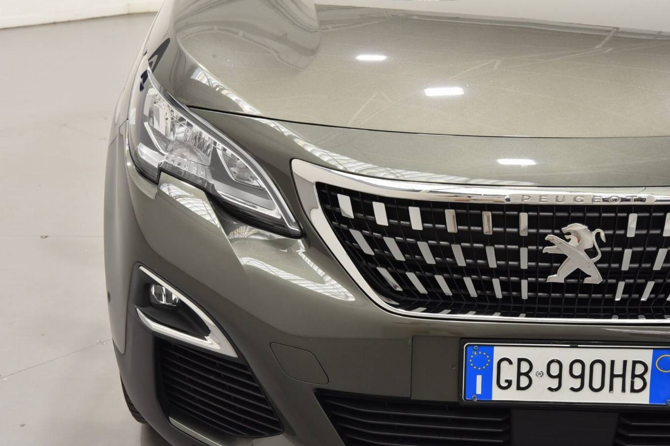 PEUGEOT 5008 13