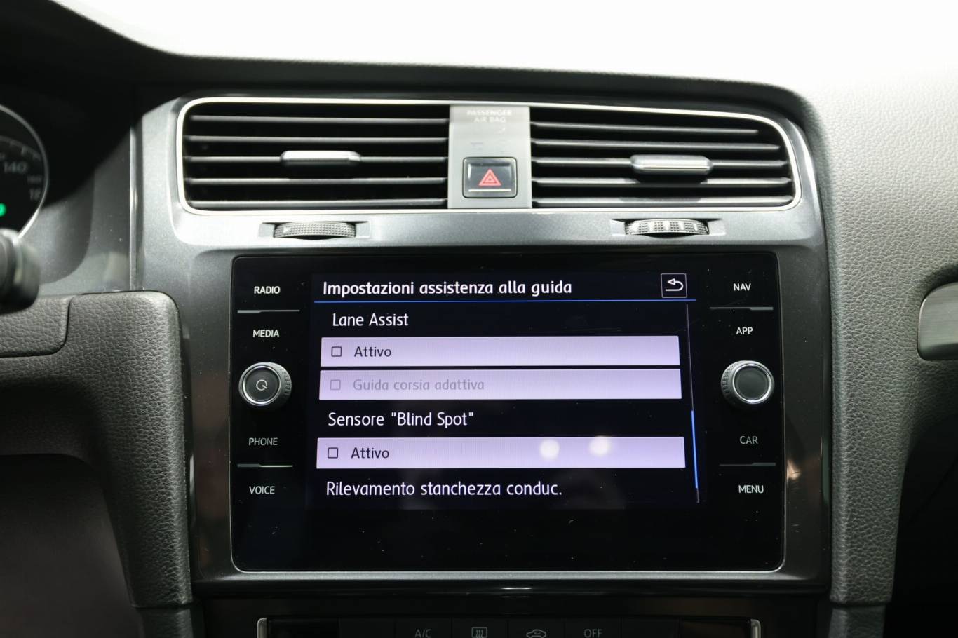 VOLKSWAGEN Golf 29