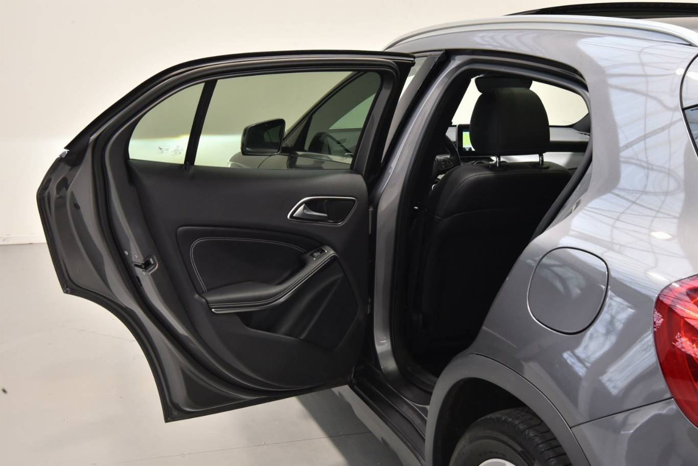 MERCEDES-BENZ GLA 200 46