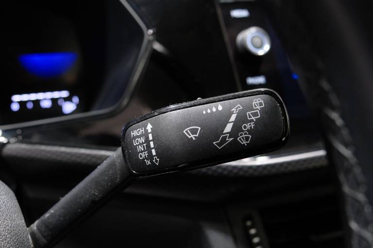 VOLKSWAGEN T-Cross 24